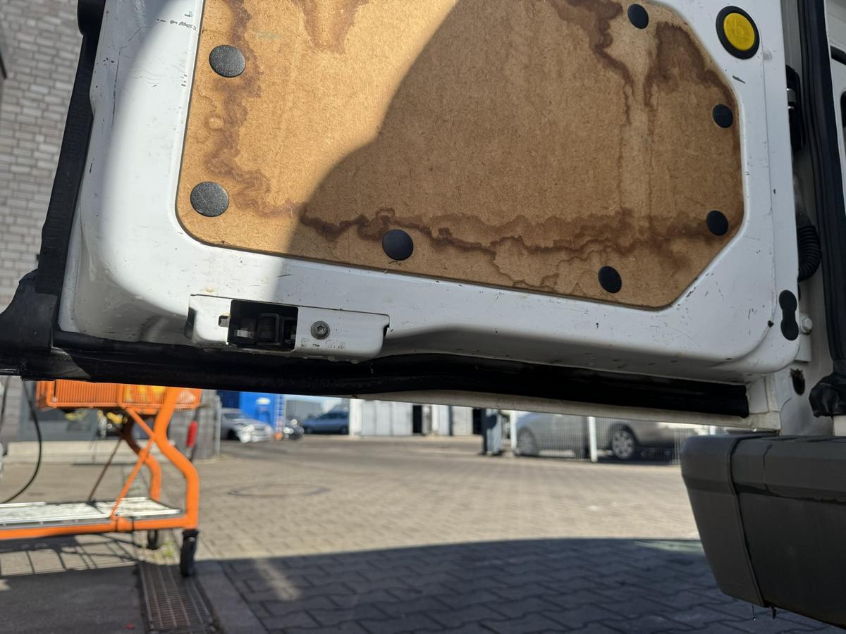 Ford Transit Connect original Fl&uuml;gelt&uuml;r mit Scheibe hinten links Frost Wei&szlig; Bj.2011